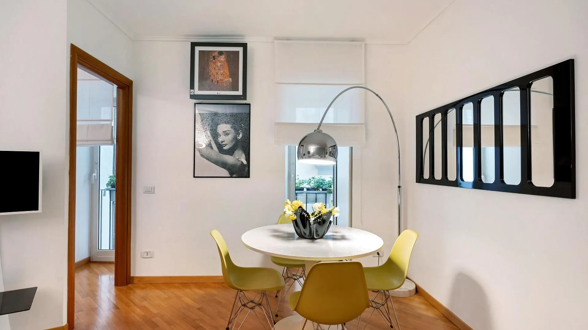Elegante Dimora A Napoli Centro Apartment  Naples