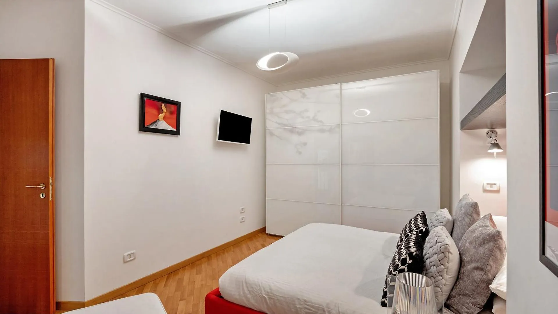 Elegante Dimora A Napoli Centro Apartment  Naples